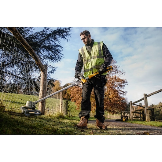 18V XR Gresstrimmer - kun enhet