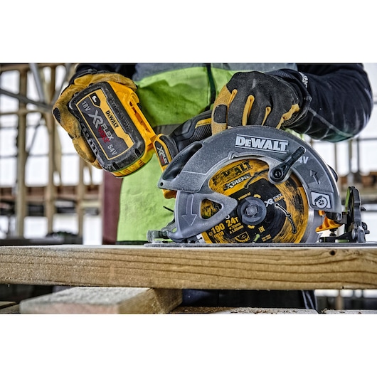 54V XR Flexvolt Sirkelsag 190 mm  - 2 x 6.0 Ah