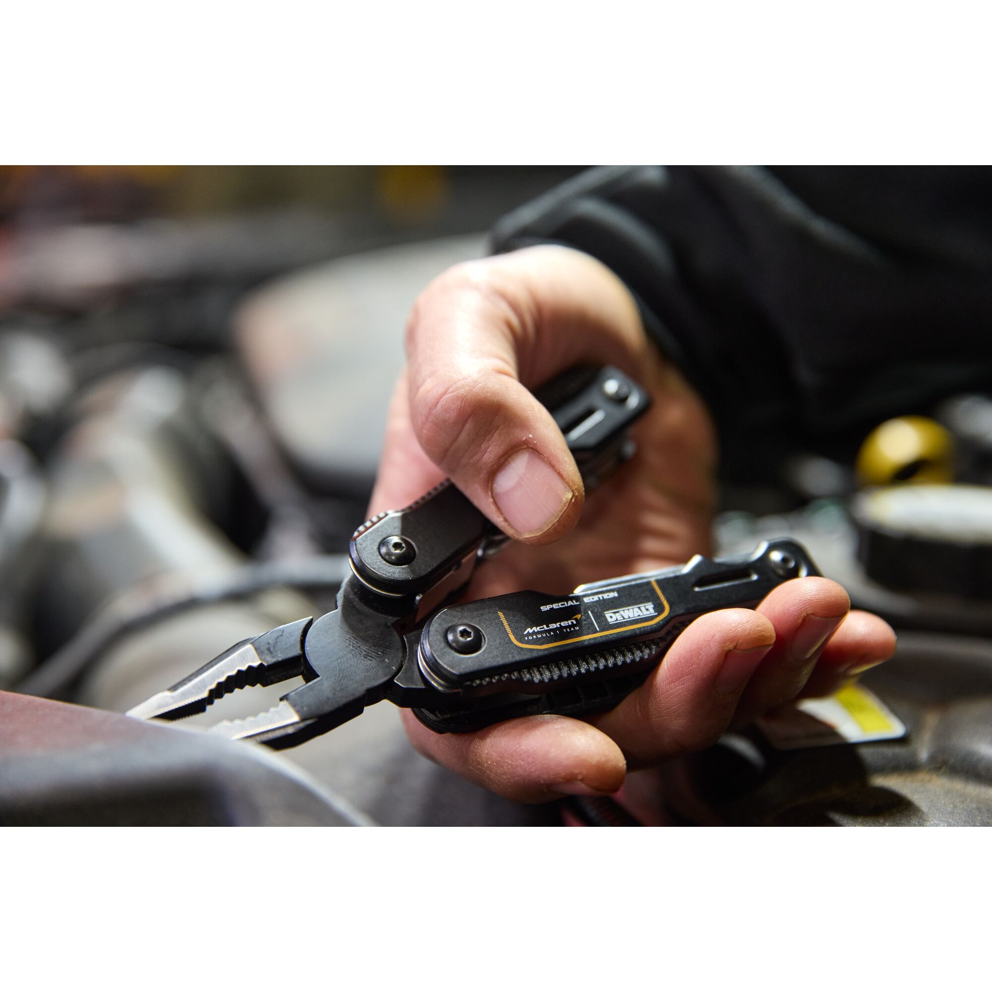 DEWALT x McLaren Special Edition 16-i-1 Multiverktøy | DEWALT