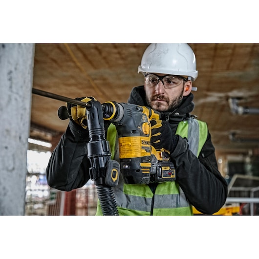 54V XR Flexvolt børsteløs borhammer med 3 funksjonsvalg - 2 x 6.0 Ah