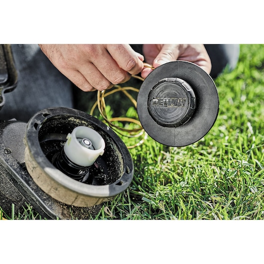 54V XR FLEXVOLT delt bom med Trimmer Feste - 1 x 9Ah