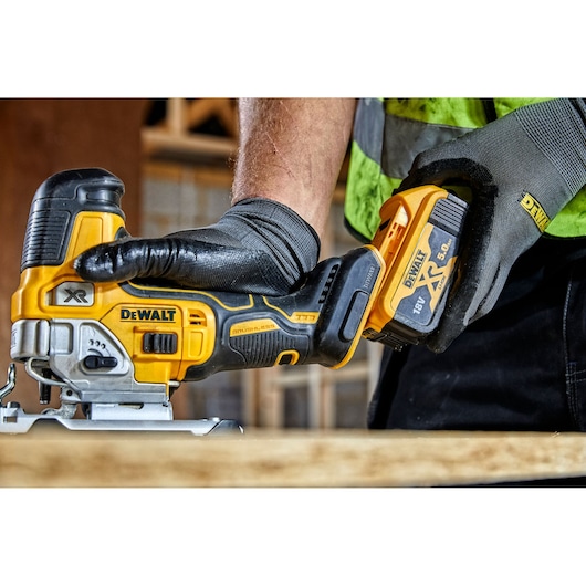 18V Stikksag børsteløs med body grip - 2 x 5.0 Ah